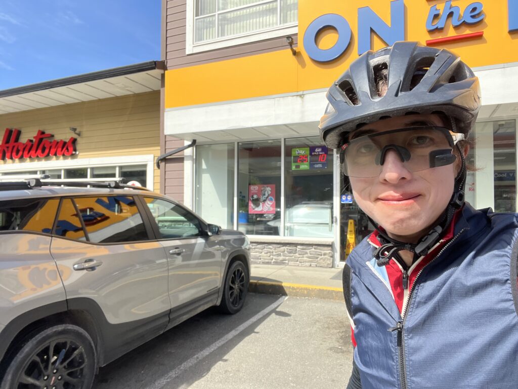 Dara at the Esso in Popkum
